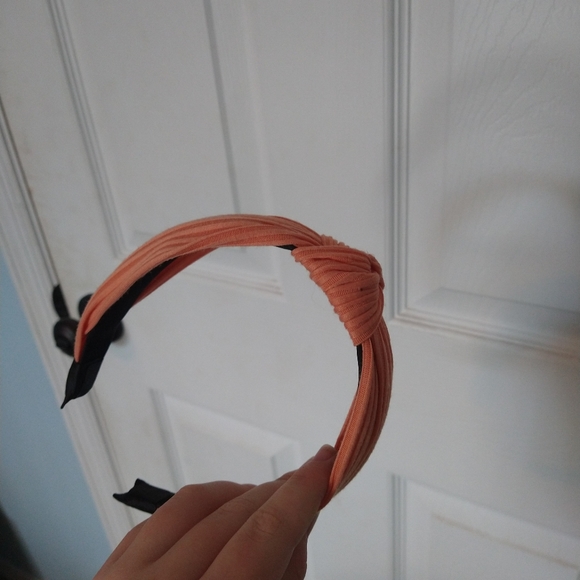 Peach colored headband - Picture 3 of 3
